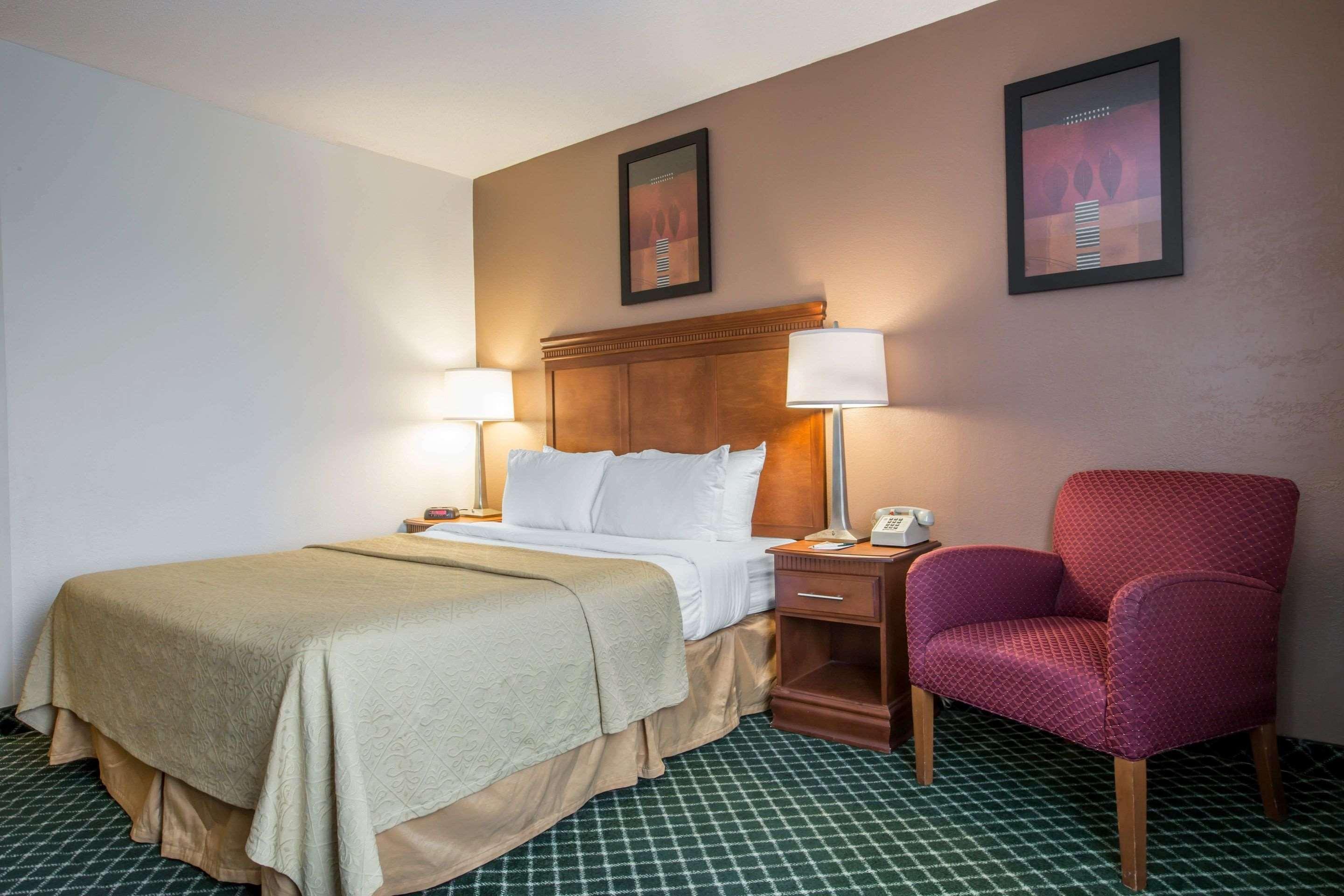 Quality Inn Colchester - ברלינגטון מראה חיצוני תמונה