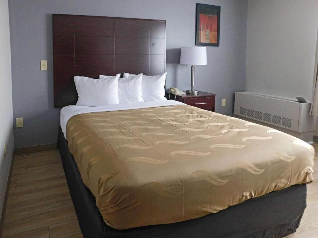 Quality Inn Colchester - ברלינגטון מראה חיצוני תמונה