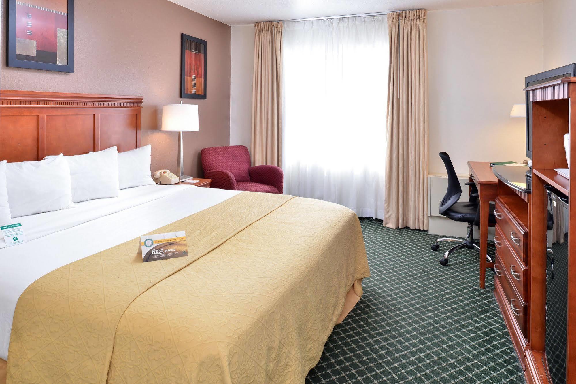 Quality Inn Colchester - ברלינגטון מראה חיצוני תמונה