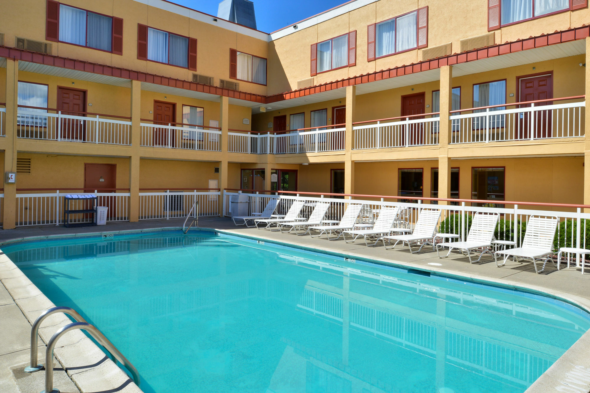 Quality Inn Colchester - ברלינגטון מראה חיצוני תמונה